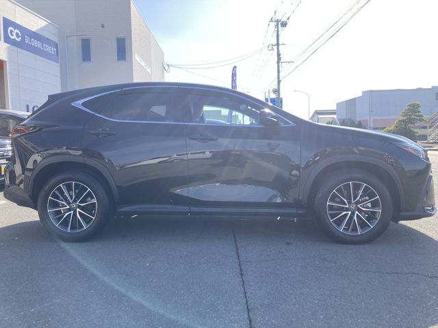 TOYOTA LEXUS NX350H 2023 Image 31