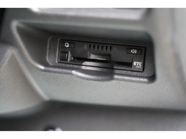 TOYOTA HIACE VAN 2WD 2015 Image 31