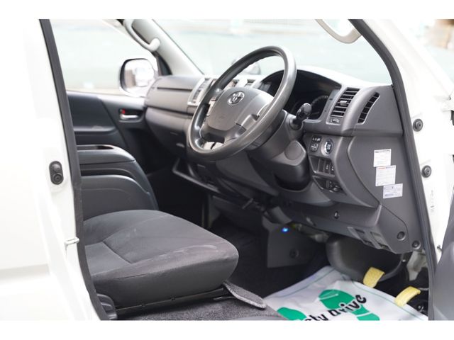 TOYOTA HIACE VAN 2WD 2015 Image 31