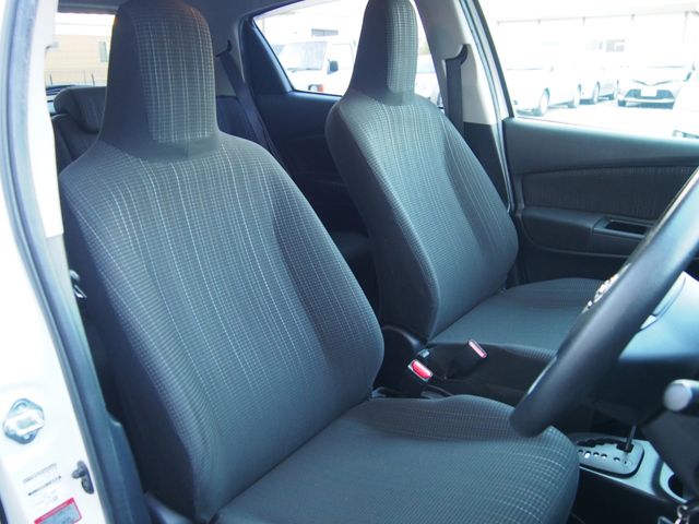 TOYOTA VITZ 2017 Image 31