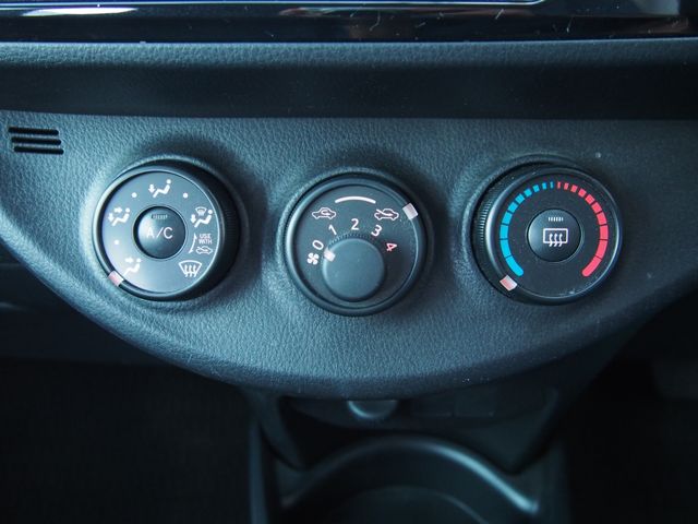 TOYOTA VITZ 2017 Image 31