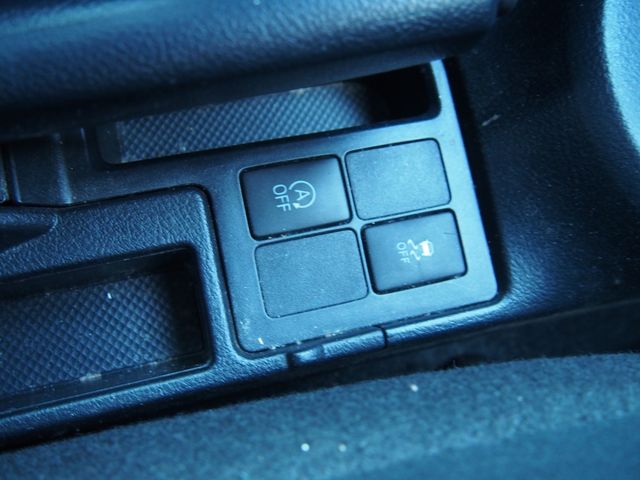 TOYOTA VITZ 2017 Image 31