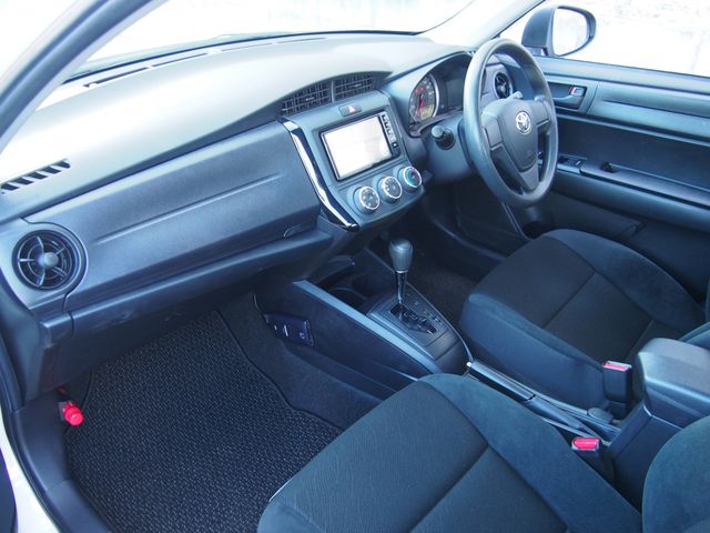 TOYOTA COROLLA AXIO 4WD 2018 Image 31