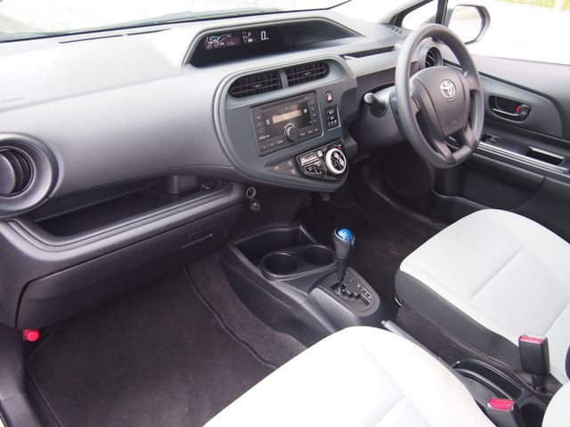 TOYOTA AQUA 2019 Image 31