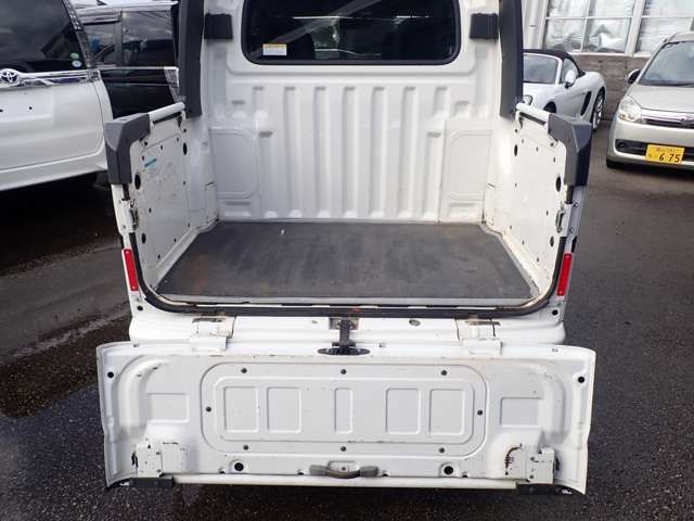 DAIHATSU HIJET DECKVAN 4WD 2017 Image 31