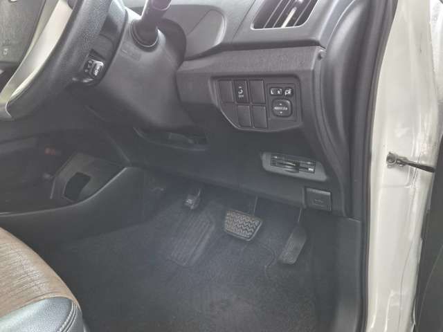 TOYOTA PRIUS 2012 Image 31