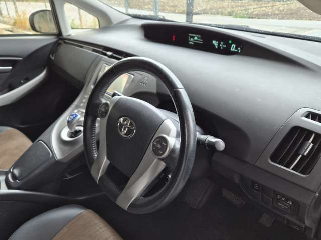 TOYOTA PRIUS 2012 Image 31