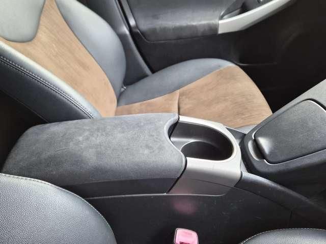 TOYOTA PRIUS 2012 Image 31