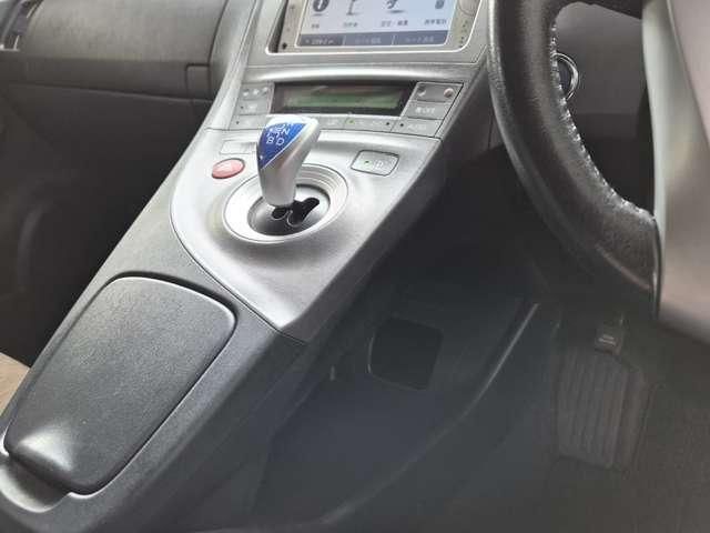 TOYOTA PRIUS 2012 Image 31