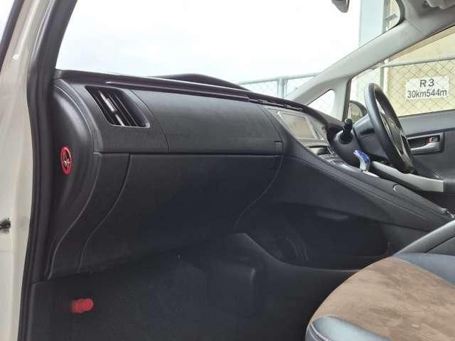 TOYOTA PRIUS 2012 Image 31