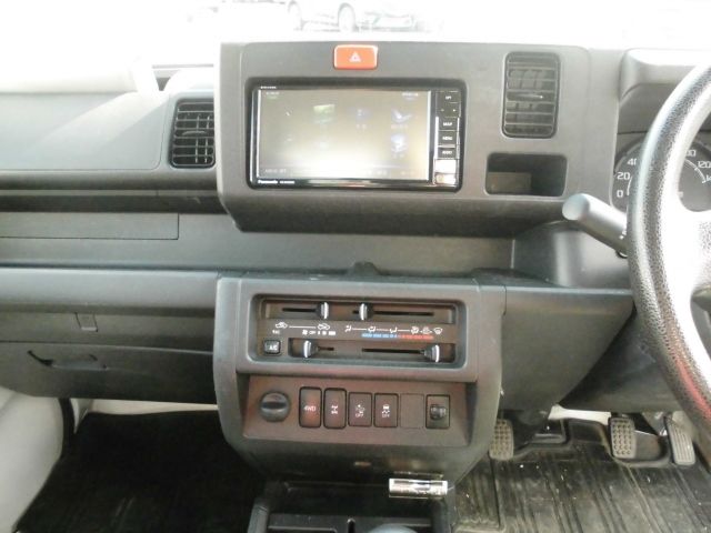 DAIHATSU HIJET TRUCK 4WD 2019 Image 31