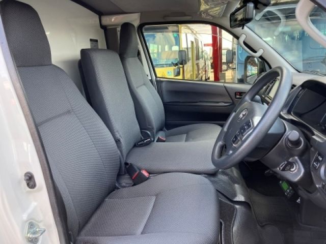 TOYOTA HIACE VAN 2WD 2023 Image 31