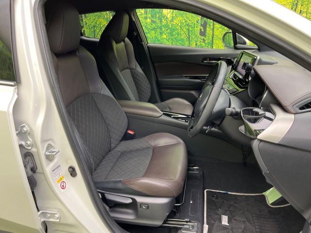 TOYOTA C-HR 2017 Image 31