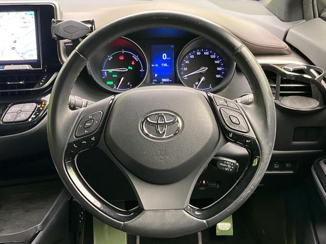 TOYOTA C-HR 2017 Image 31