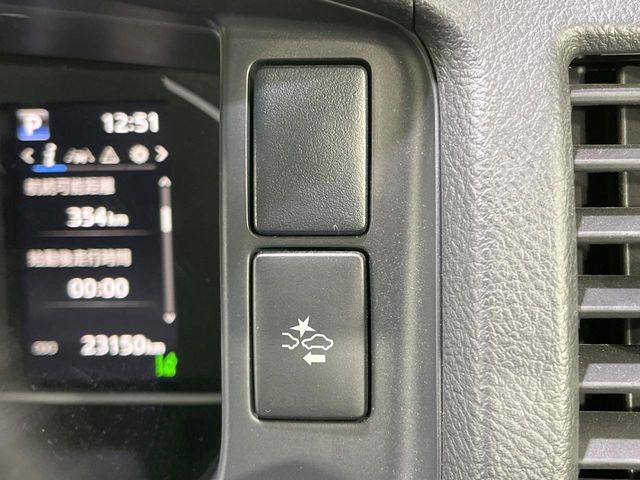 TOYOTA HIACE VAN 2WD 2023 Image 31