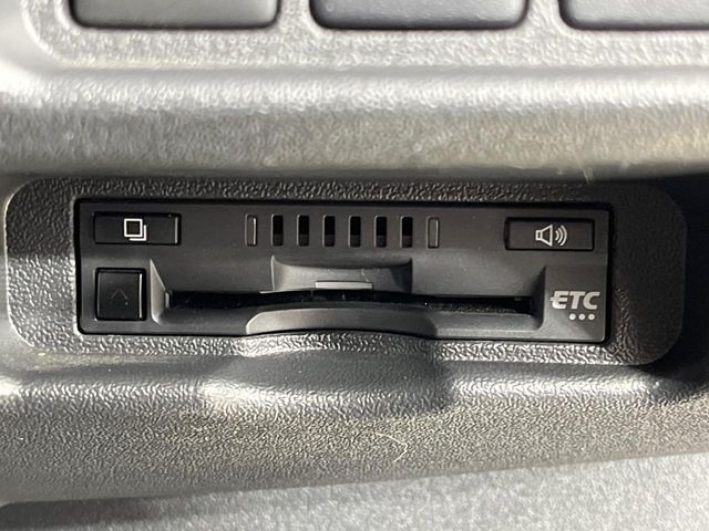 TOYOTA HIACE VAN 2WD 2023 Image 31