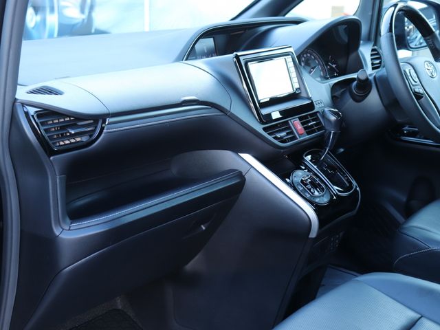 TOYOTA ESQUIRE 2018 Image 31