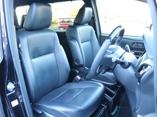 TOYOTA ESQUIRE 2018 Image 31