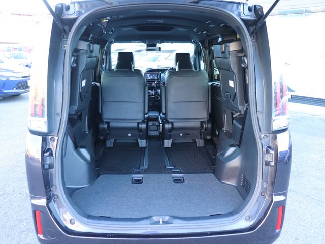 TOYOTA ESQUIRE 2018 Image 31