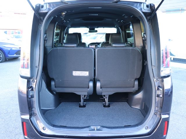 TOYOTA ESQUIRE 2018 Image 31