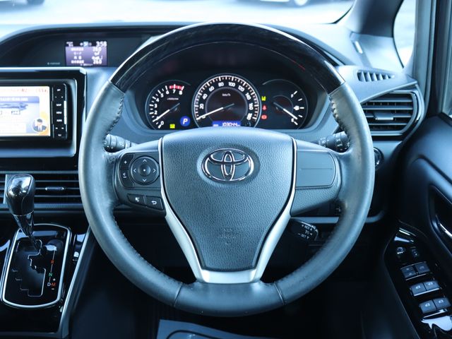 TOYOTA ESQUIRE 2018 Image 31