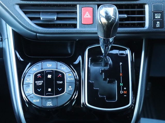 TOYOTA ESQUIRE 2018 Image 31