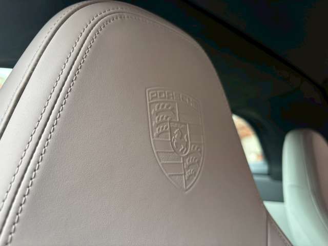 PORSCHE 911 2024 Image 31