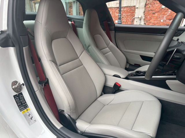 PORSCHE 911 2024 Image 31