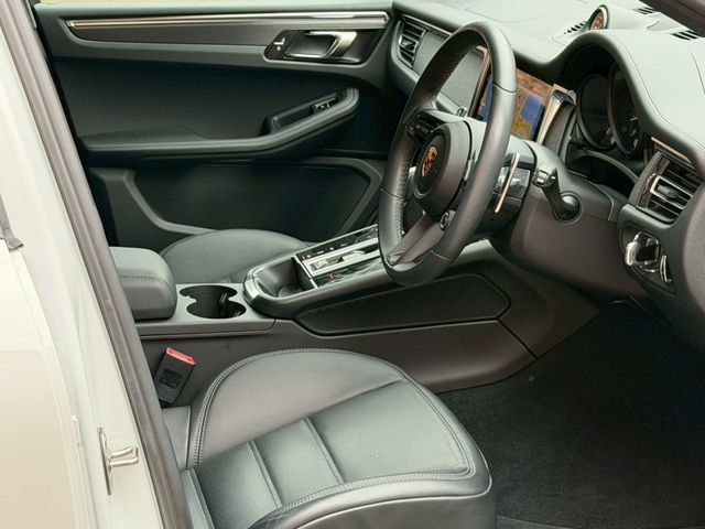 PORSCHE MACAN 2024 Image 31