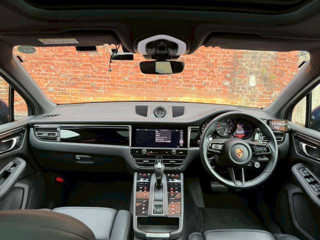 PORSCHE MACAN 2023 Image 31
