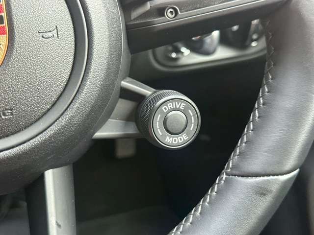 PORSCHE MACAN 2023 Image 31