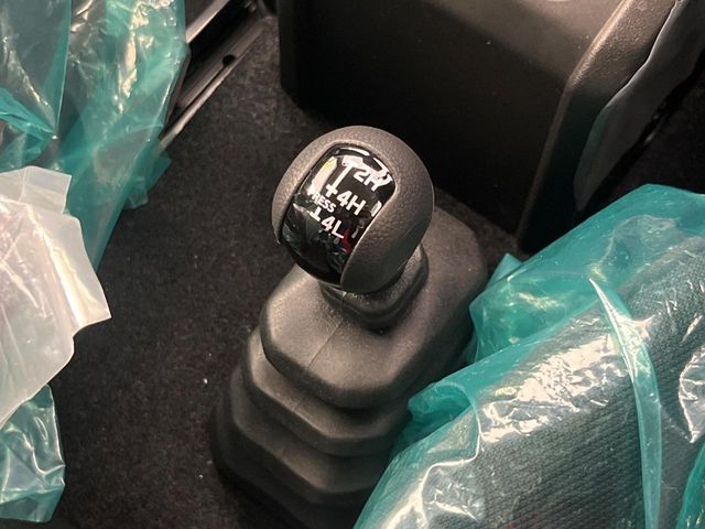 SUZUKI JIMNY NOMADE 2025 Image 31