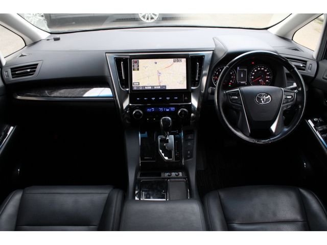 TOYOTA VELLFIRE 2018 Image 31