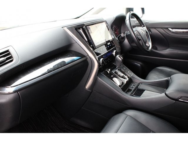 TOYOTA VELLFIRE 2018 Image 31