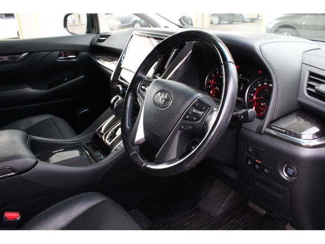 TOYOTA VELLFIRE 2018 Image 31