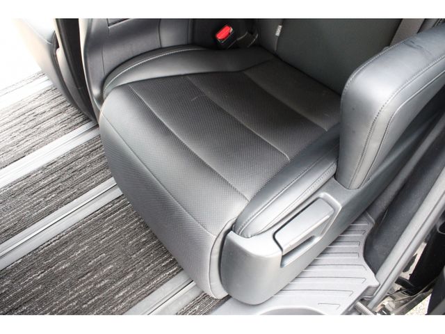 TOYOTA VELLFIRE 2018 Image 31