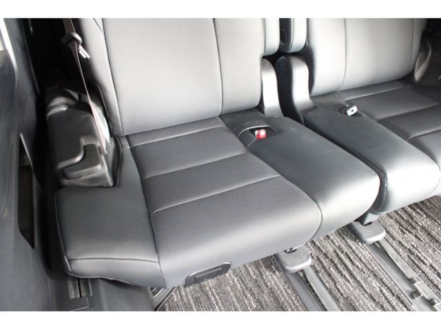 TOYOTA VELLFIRE 2018 Image 31