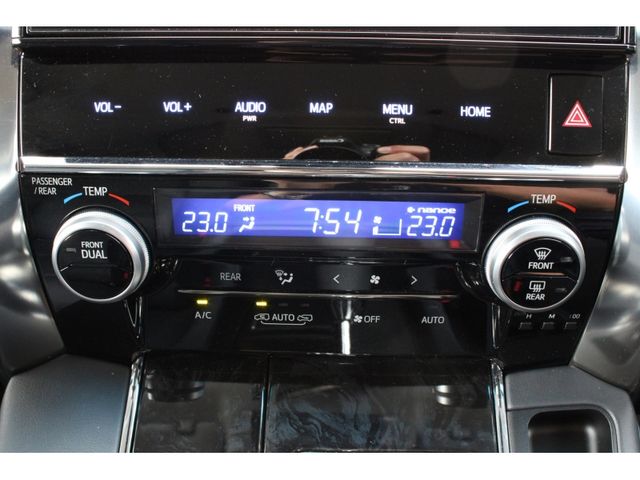 TOYOTA VELLFIRE 2018 Image 31