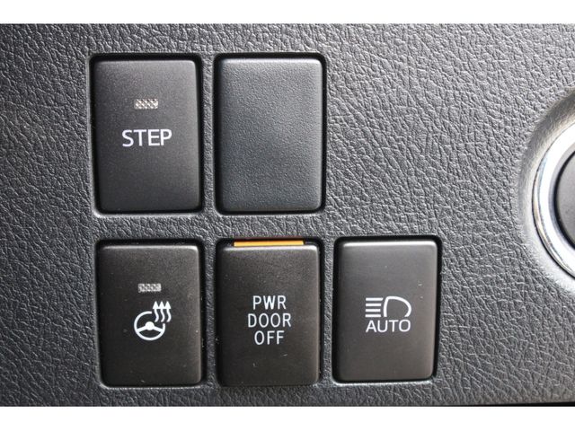 TOYOTA VELLFIRE 2018 Image 31