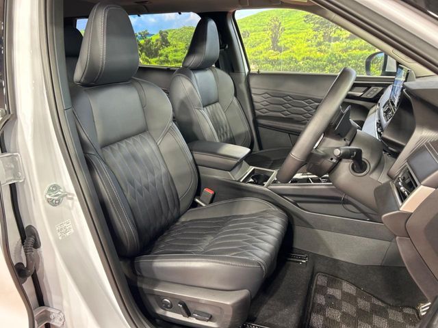 MITSUBISHI OUTLANDER PHEV 2025 Image 31