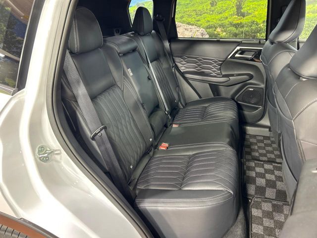 MITSUBISHI OUTLANDER PHEV 2025 Image 31