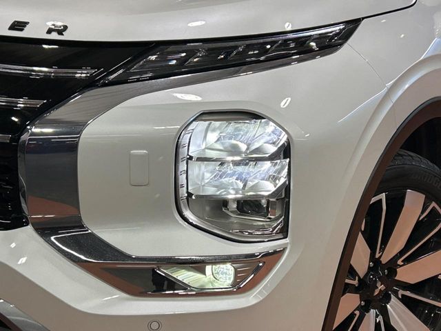 MITSUBISHI OUTLANDER PHEV 2025 Image 31