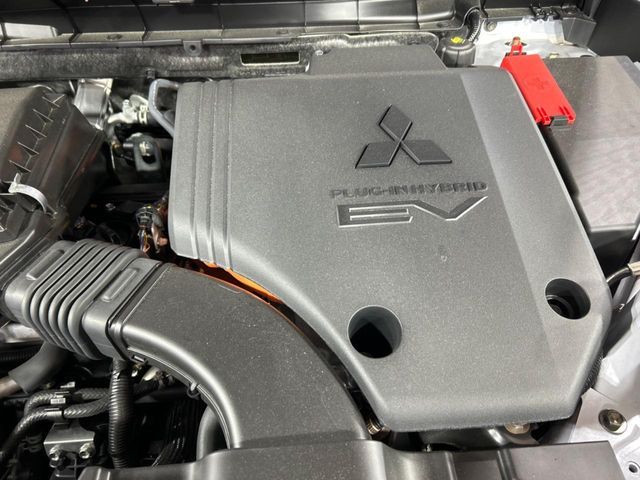 MITSUBISHI OUTLANDER PHEV 2025 Image 31