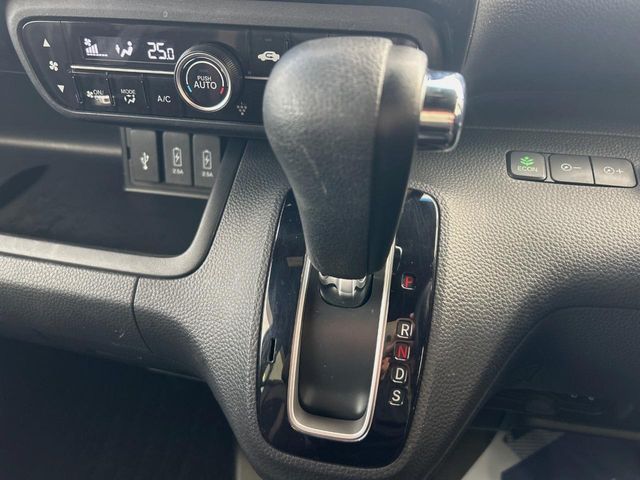 HONDA N BOX CUSTOM 2018 Image 31