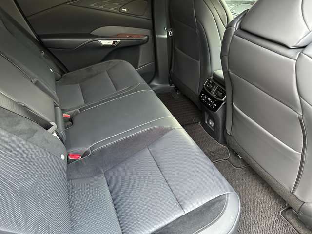 TOYOTA LEXUS RX350 AWD 2025 Image 31