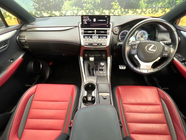 TOYOTA LEXUS NX300 2018 Image 31