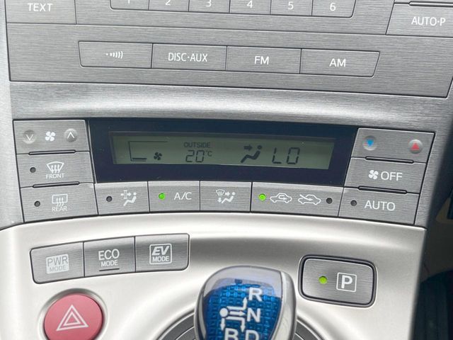 TOYOTA PRIUS 2014 Image 31