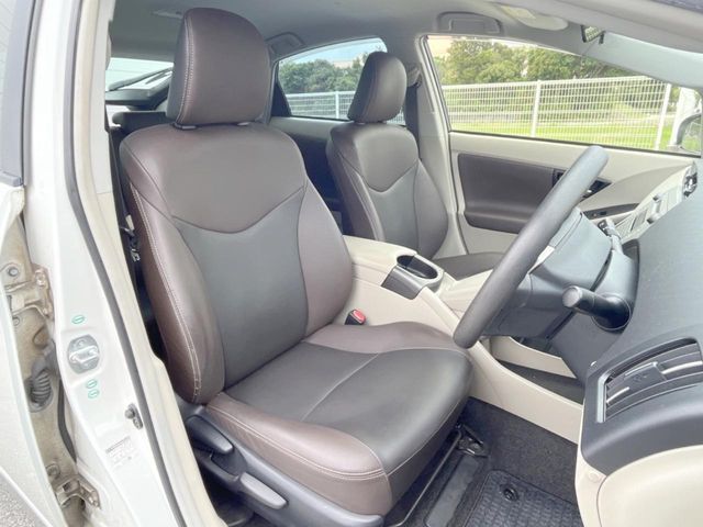 TOYOTA PRIUS 2014 Image 31