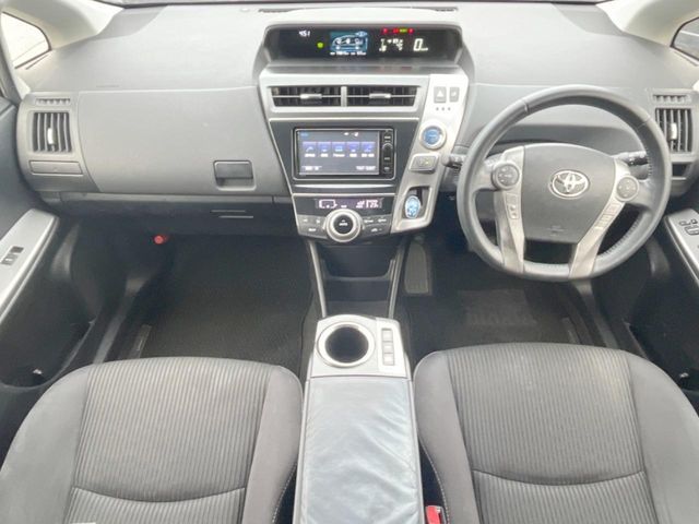 TOYOTA PRIUS ALPHA 2016 Image 31