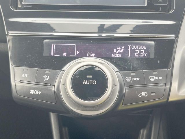 TOYOTA PRIUS ALPHA 2016 Image 31